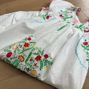 Avantique white embroidered dress Size M